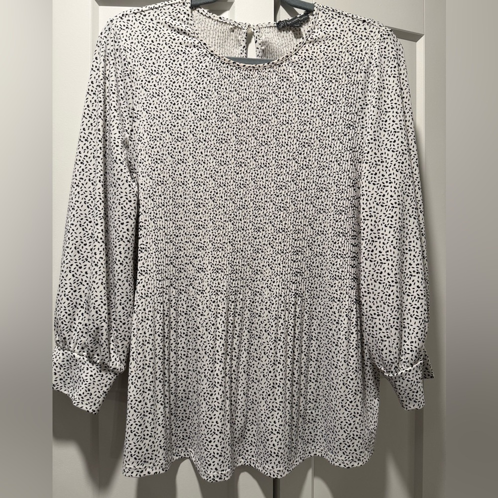 Adrianna Papell Black and White Leaf Print Top
